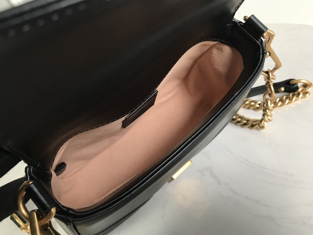 G*u*i gg marmont bag