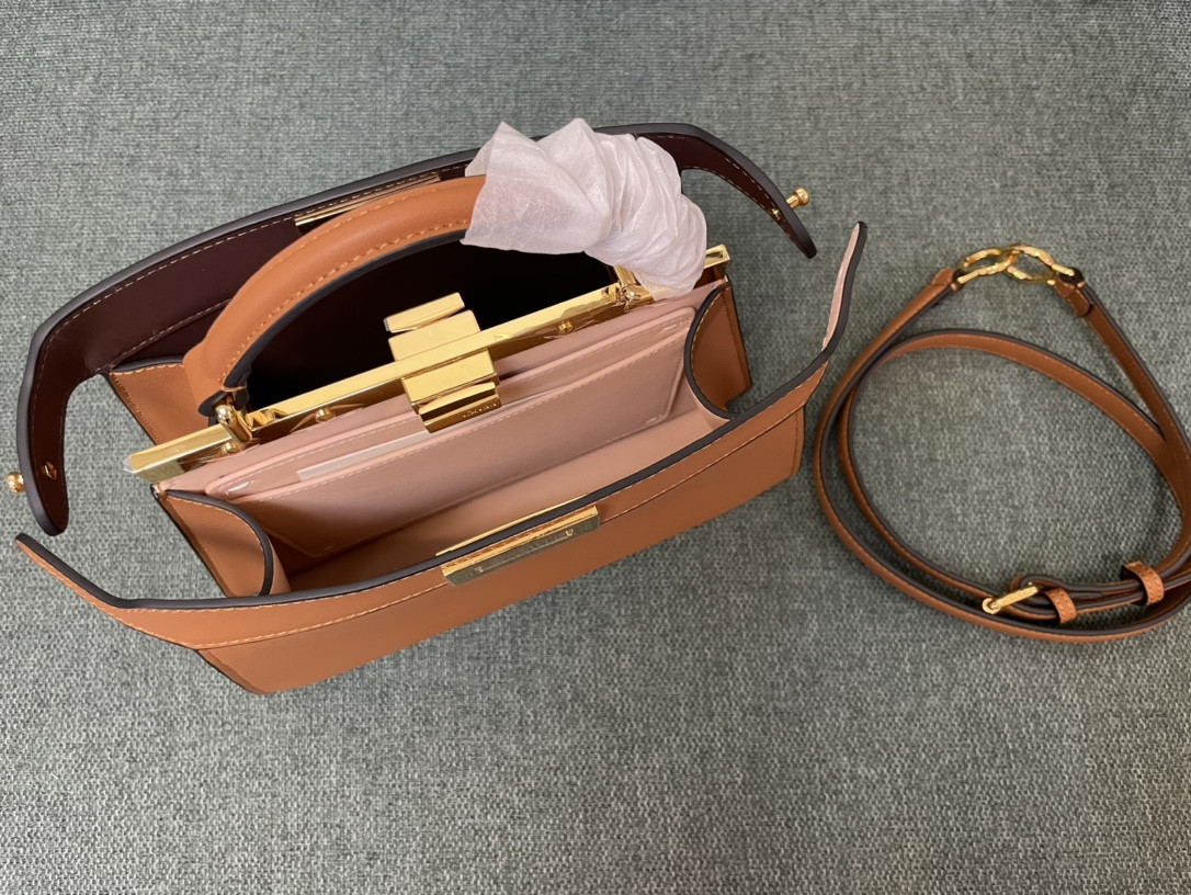 Fendi Peekaboo Iseeu Small