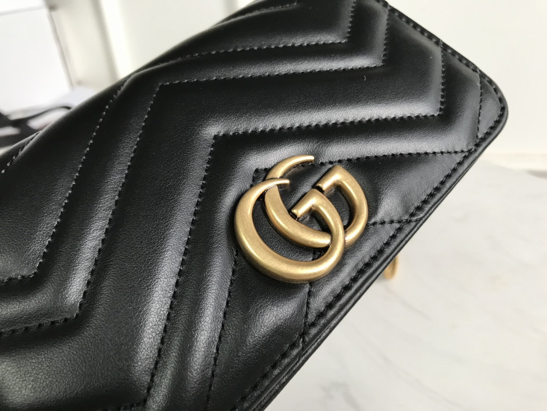 G*u*i gg marmont bag