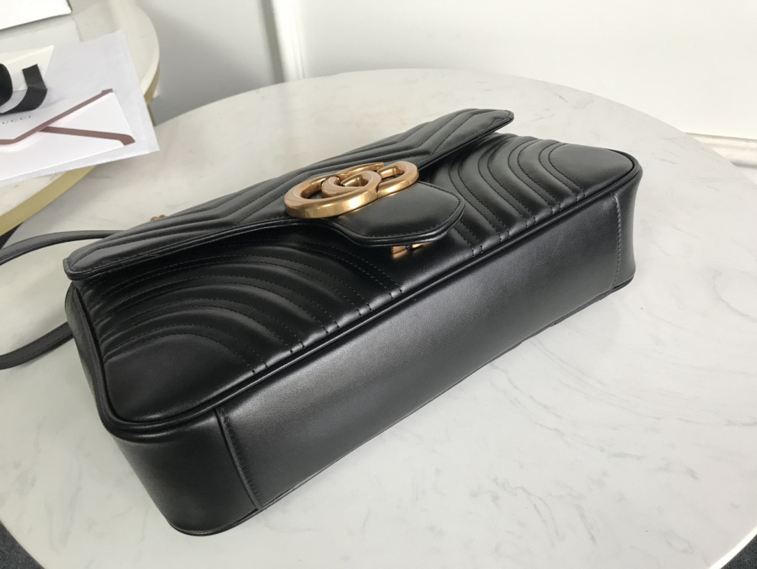 G*u*i gg marmont bag