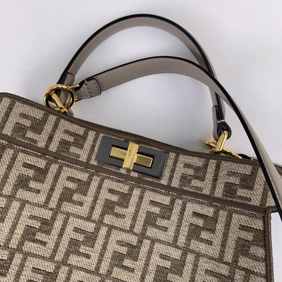 Fendi Peekaboo Iseeu Medium Bag