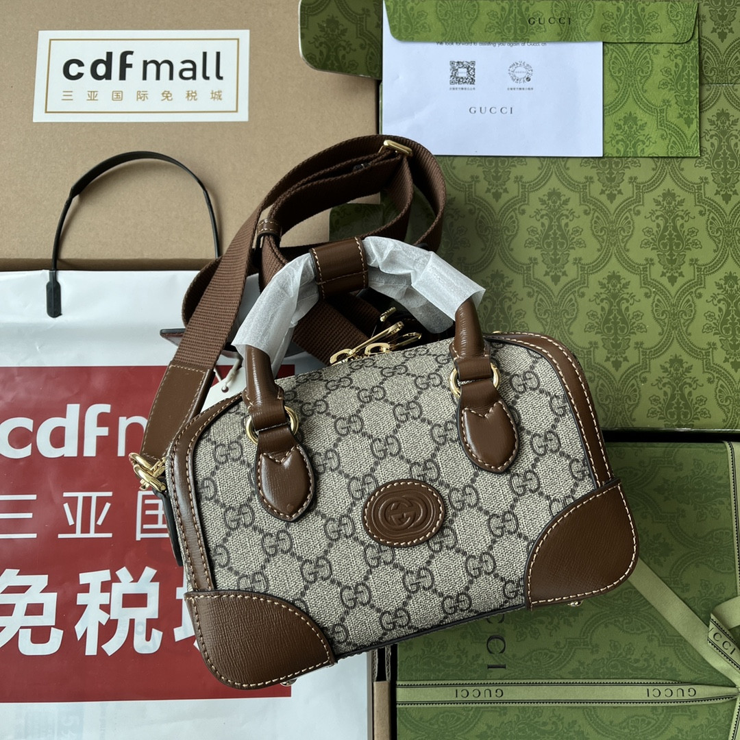 G*u*i small duffle bag with interlocking g