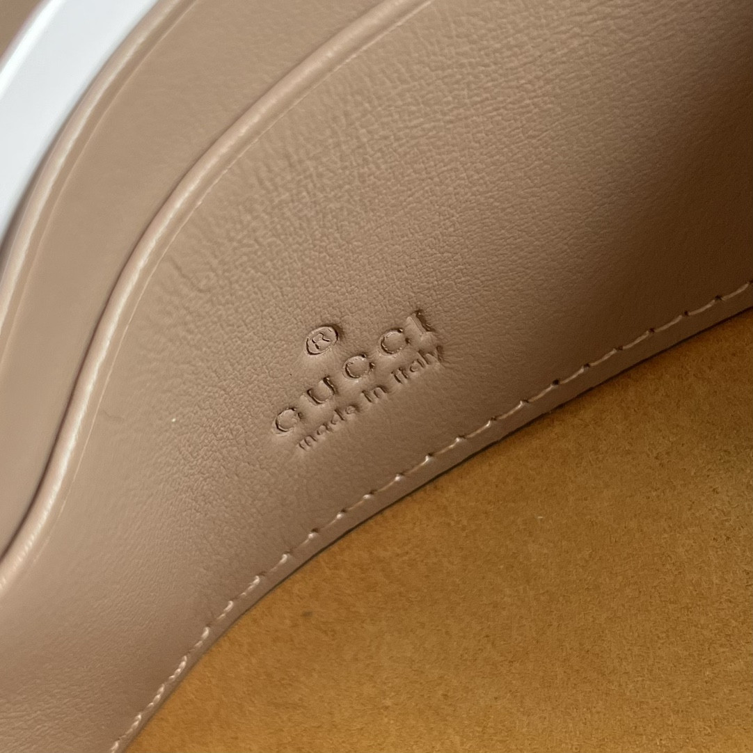 G*u*i gg marmont bag