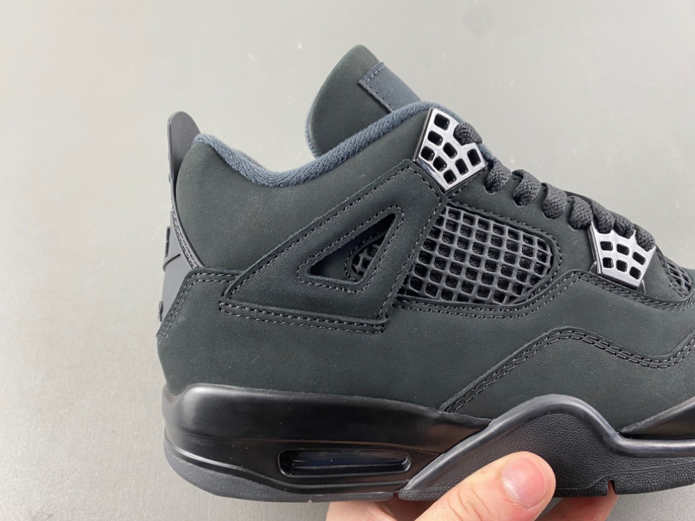 Air Jordan 4 “Black Cat” 2025 FV5029-010