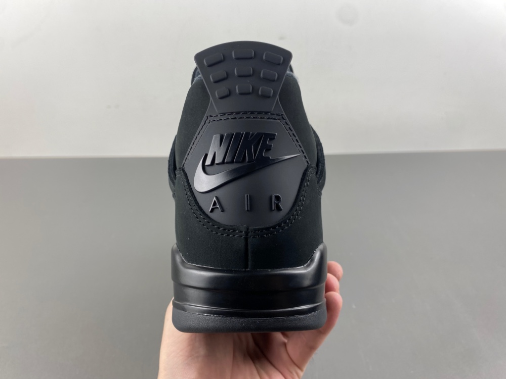 Air Jordan 4 “Black Cat” 2025 FV5029-010