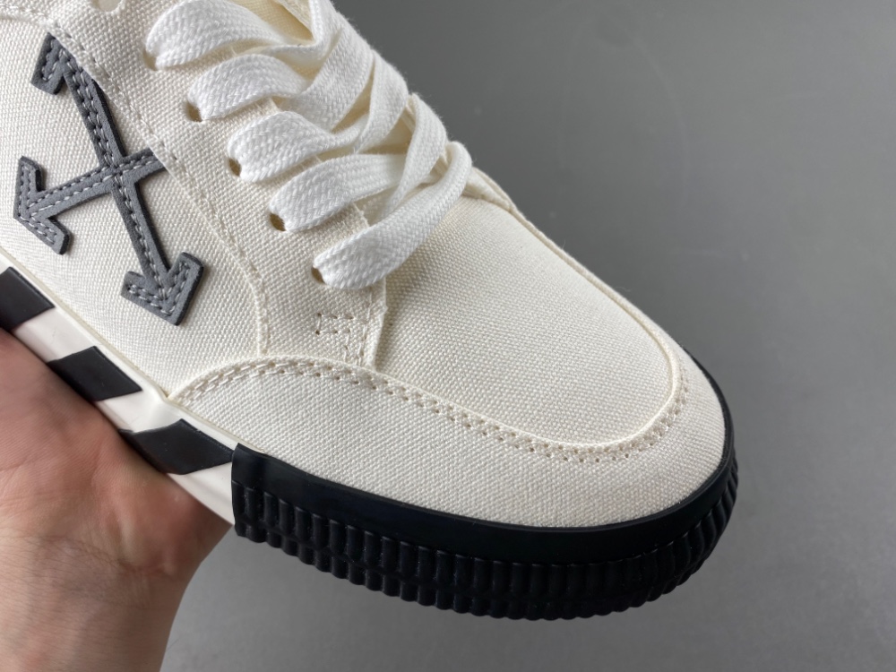 Off-White c/o Virgil Abloh Vulc Low Top