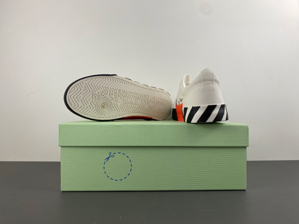 Off-White c/o Virgil Abloh Vulc Low Top