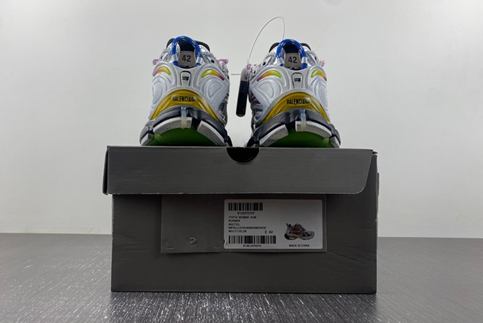 7.5Balenciaga772774-W3RBW-9168