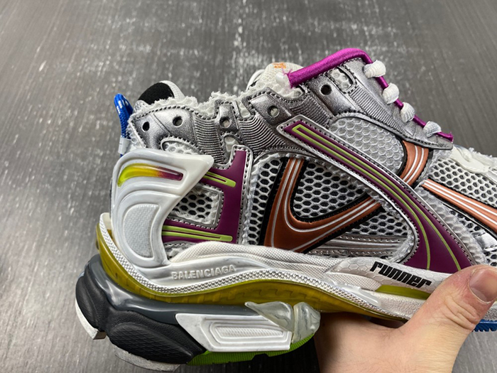 7.5Balenciaga772774-W3RBW-9168