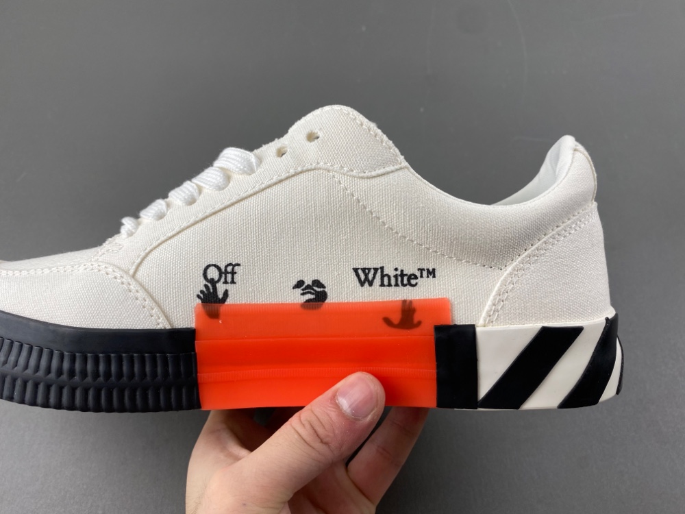 Off-White c/o Virgil Abloh Vulc Low Top