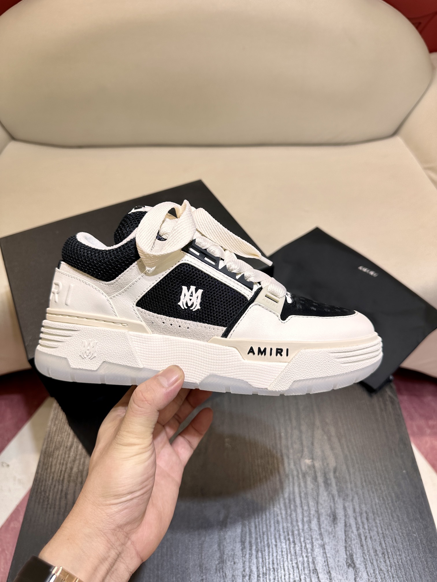 A*RI Sneakers