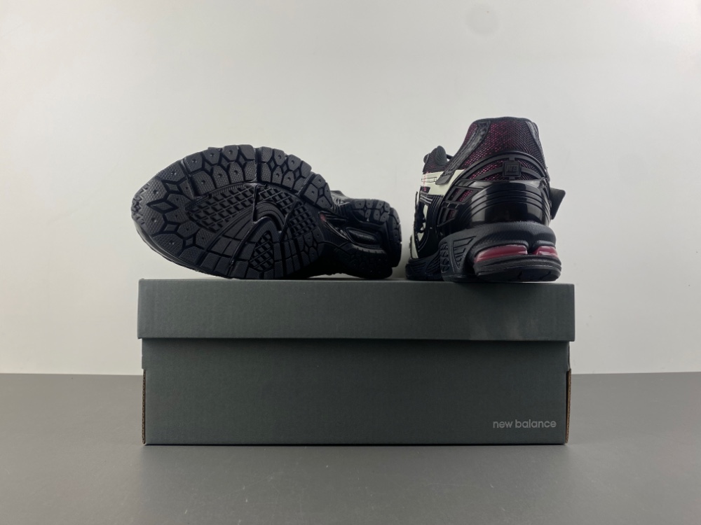 New Balance 1906 U1906AD