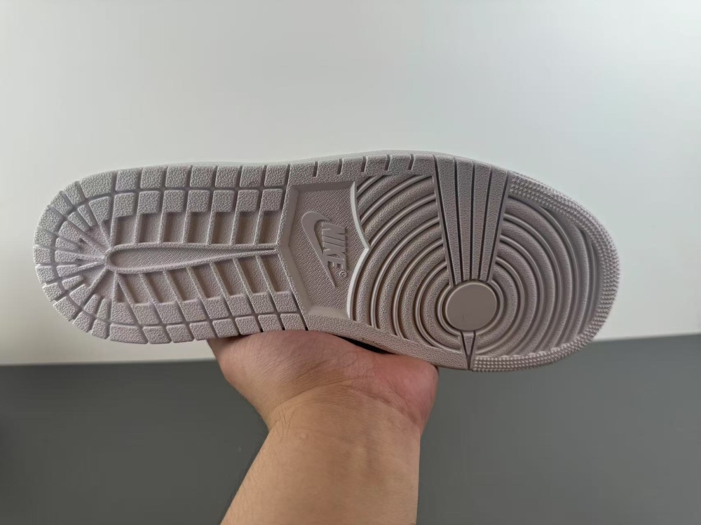 Travis Scott x Air Jordan 1 TD1228-111