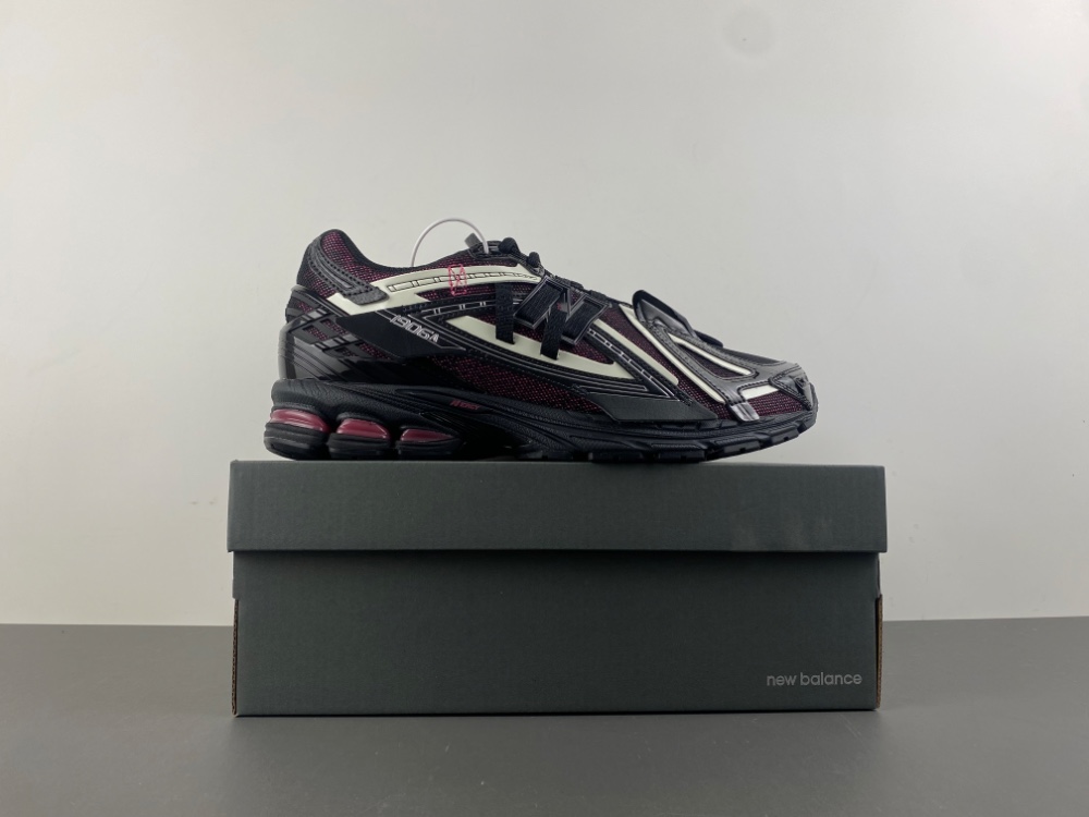 New Balance 1906 U1906AD