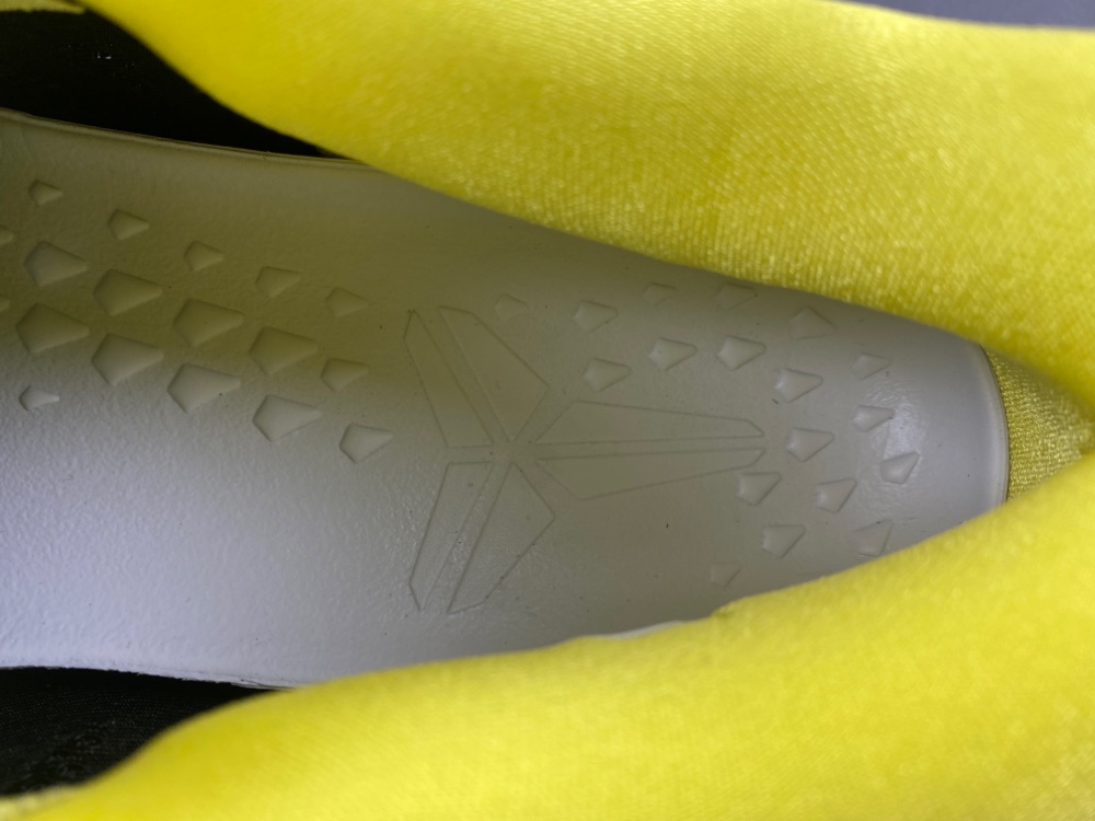 Kobe 8 Protro HQ3138-800