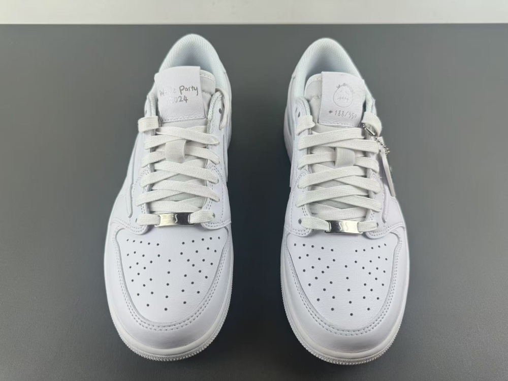 Travis Scott x Air Jordan 1 TD1228-111